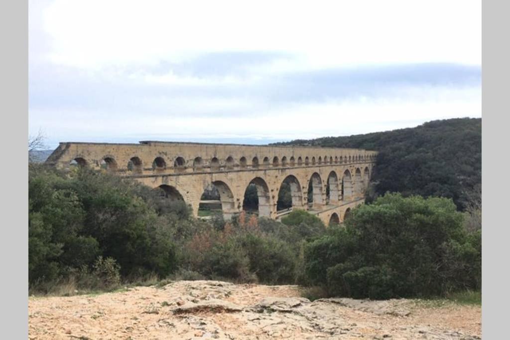 Maison familiale à Nîmes Esterno foto