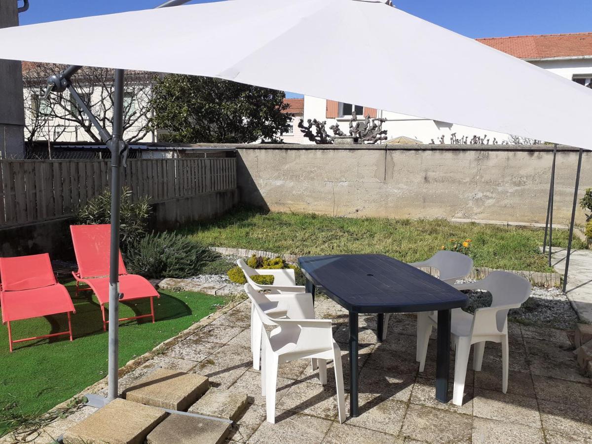 Maison familiale à Nîmes Esterno foto